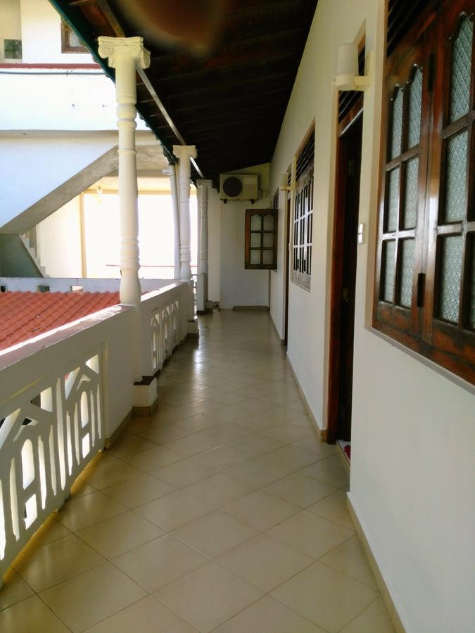 Sunnys Beach Guest House Hikkaduwa Exteriör bild