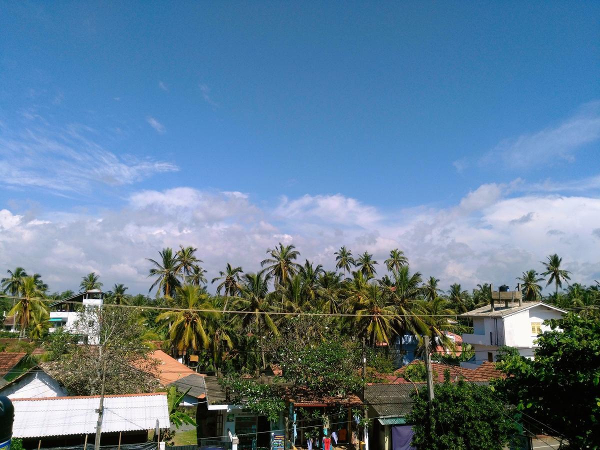 Sunnys Beach Guest House Hikkaduwa Exteriör bild